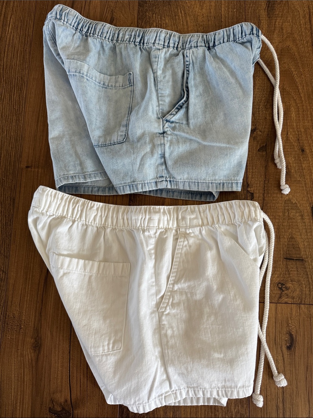 Bundle of 2 aerie women’s shorts, white and blue, size small - Picture 3 of 4